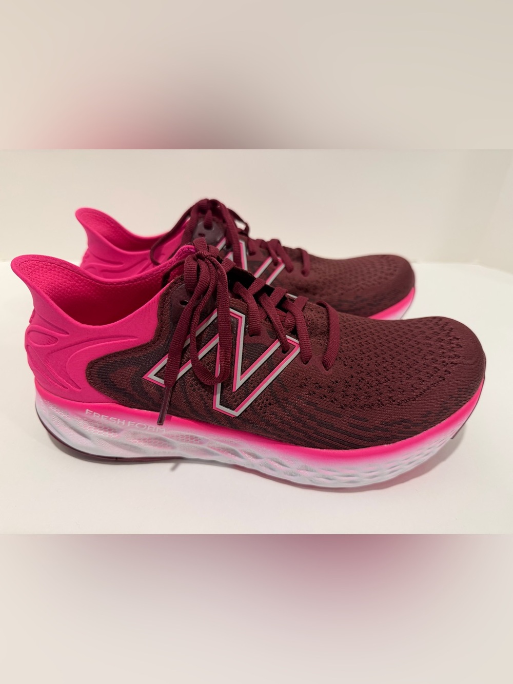 Size 8.5W New Balance Womens Fresh Foam W1080G11 Pink Running Shoes - Picture 4 of 14